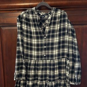 GAP flannel dress 🖤🤍